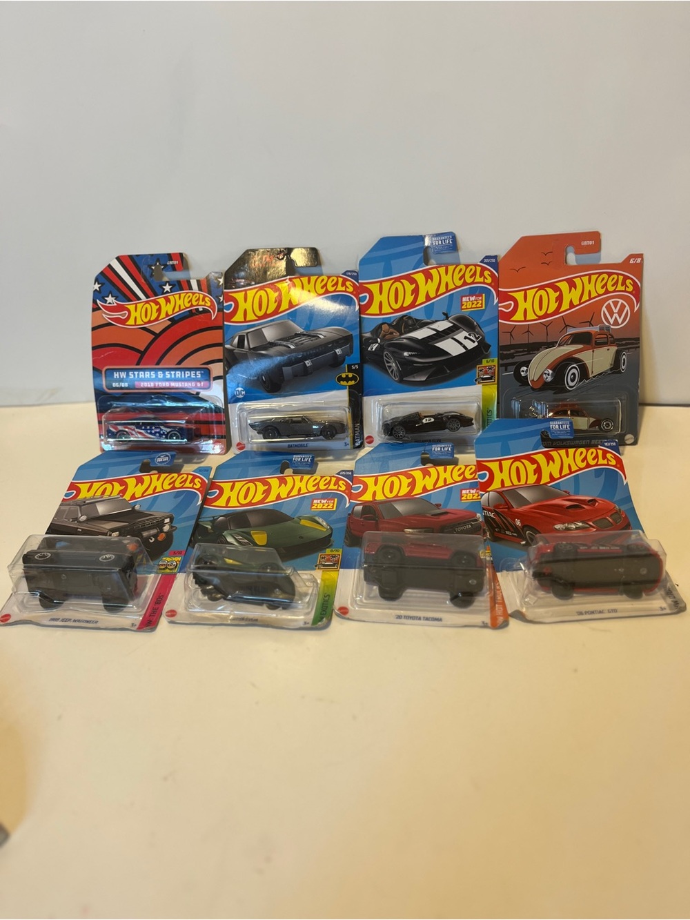 Lot of 8 assorted hot wheels